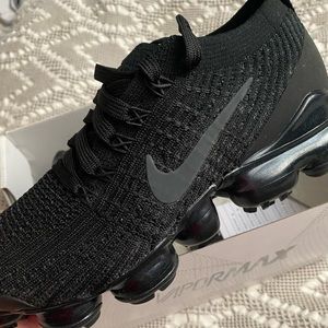 *NEW* GOAT Certified Nike Air VaporMax Flyknit